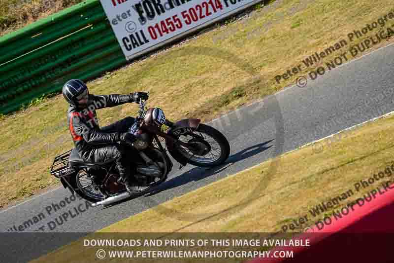 Vintage motorcycle club;eventdigitalimages;mallory park;mallory park trackday photographs;no limits trackdays;peter wileman photography;trackday digital images;trackday photos;vmcc festival 1000 bikes photographs